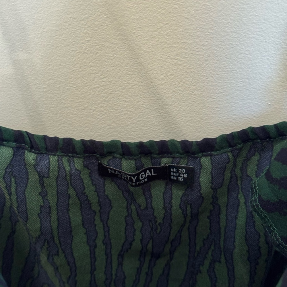 Nasty Gal Green Zebra Print Cowl Neck Slip Top - Size 16 - Picture 3 of 4